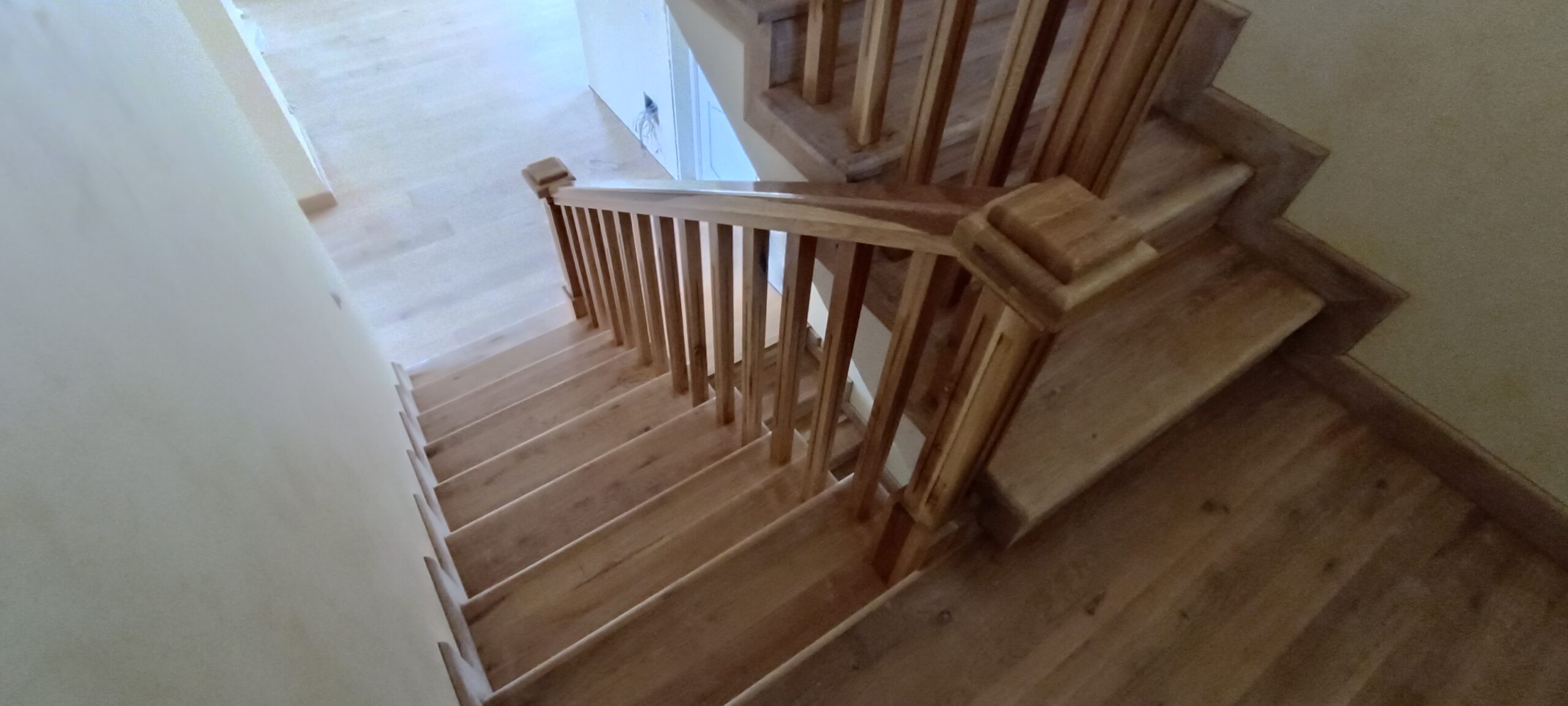 scari din lemn vaslui (9)